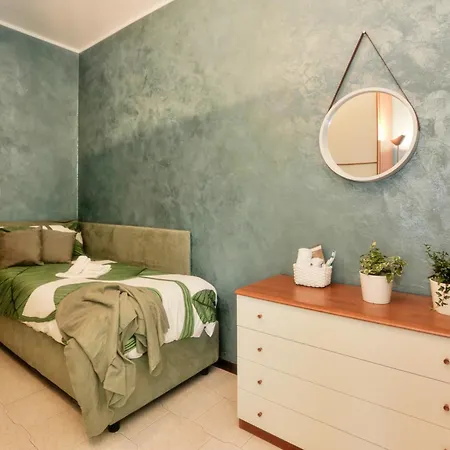 Homestay Shared With Alex, 5 Metro Stops From Train Station Milan